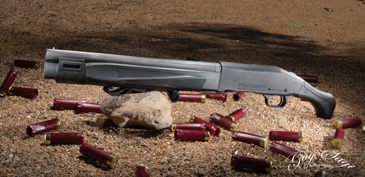 My home defense shotgun from <a href="/MossbergCorp/">Mossberg</a> has arrived and ready....it was pretty photogenic at @Gunsite that's for sure. #FearAndLoading #shotgun
