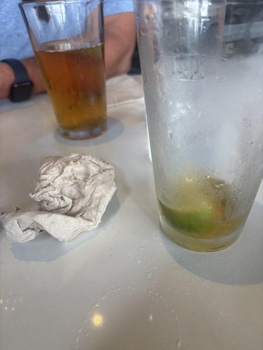 stanleysteemahh's tweet image. How do I tell my dad a new beer is needed without being called an alcoholic #lunchbeers