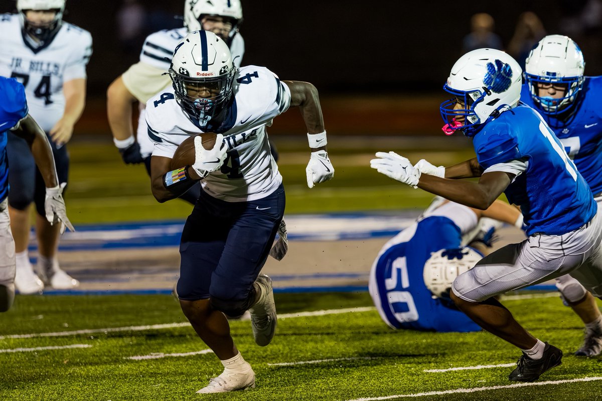 SLUHfootball's tweet image. Kalaun Grace RB #4: Despite injury taking parts of 2 seasons and all of his junior year, KG has been a staple in the Jr. Bills backfield throughout his career, rushing for 760 yards, 8 touchdowns and averaging over 6 yards a carry.