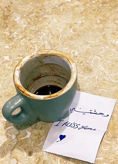 " على كثر الوجيه الغايبه عن راسي المزحوم
حضر وجهك .. نيابة عن عموم وجيه غيَّابي

يعسّ بـ قاع بالي فيضة جروح، ومناقع لوم
وينصب له خيام من السهر ويطيّر أسرابي

خذاك الحلم من نوم العوافي لين صح النوم
وخذاني ليل لا جيت أرقده وقّف على أهدابي "