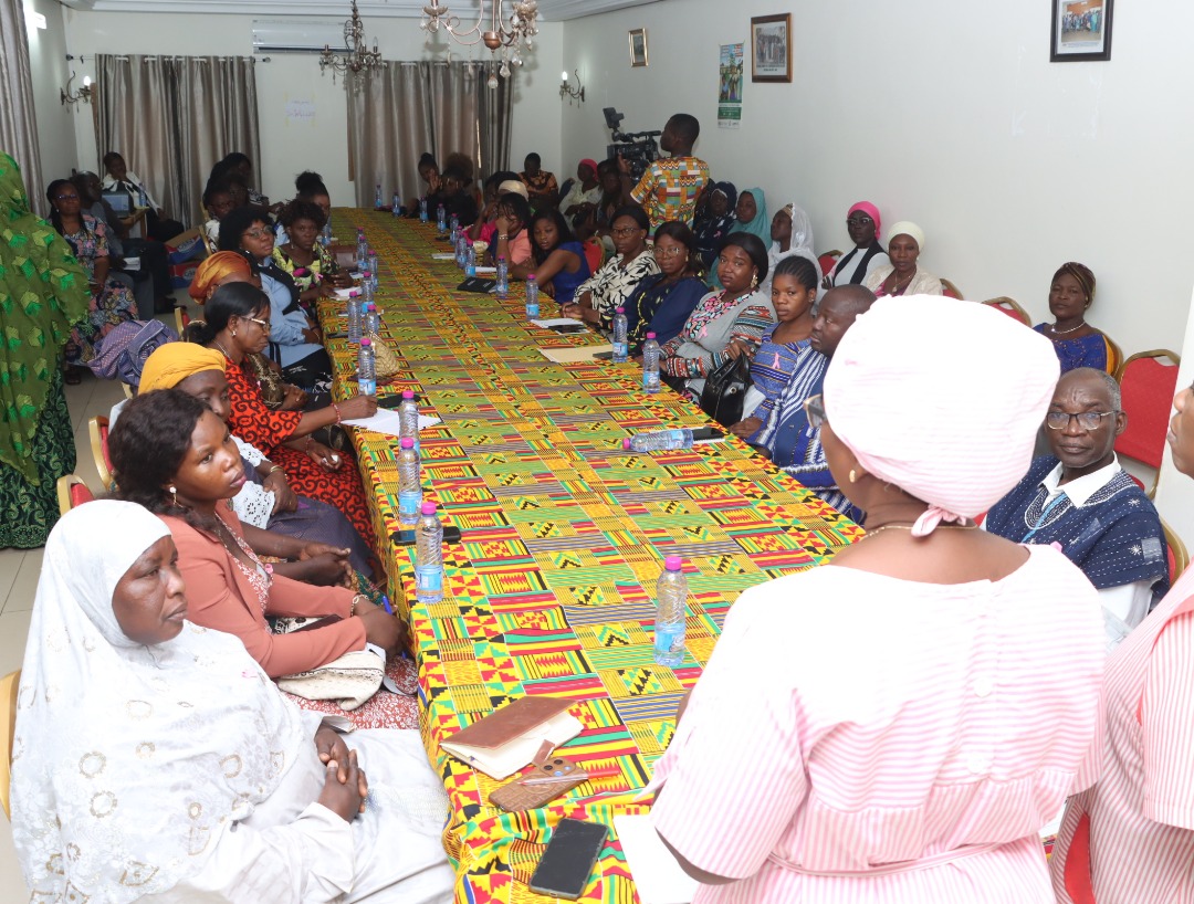 atbeftogo's tweet photo. L'ATBEF, en partenariat avec la #CNDH et l' #ASSAFETO, a tenu une journée #OctobreRose2025 pour le droit à la santé des femmes au Togo. Plus de 50 femmes ont bénéficié de sensibilisation et de dépistage gratuit des cancers du sein et du col de l'utérus.
@IPPFAR https://t.co/RaRSxpVXYK