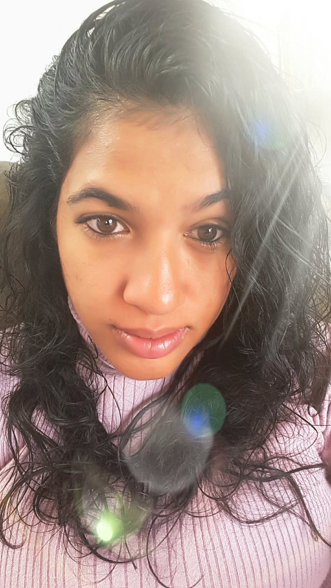 Muslim_Beauty_'s tweet photo. "I'm still out here looking like 5 years ago."🥺💛😅 https://t.co/LT0VvREde3