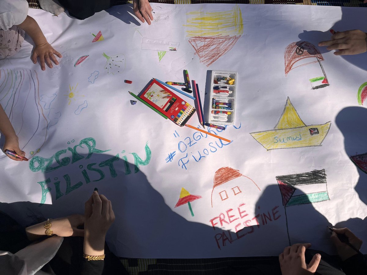 Filistin İçin Çiz! 🍉

Filistin’de yaşanan zulme dikkat çekmek ve dayanışmamızı göstermek için “Filistin İçin Çiz” etkinliğimizi gerçekleştirdik.