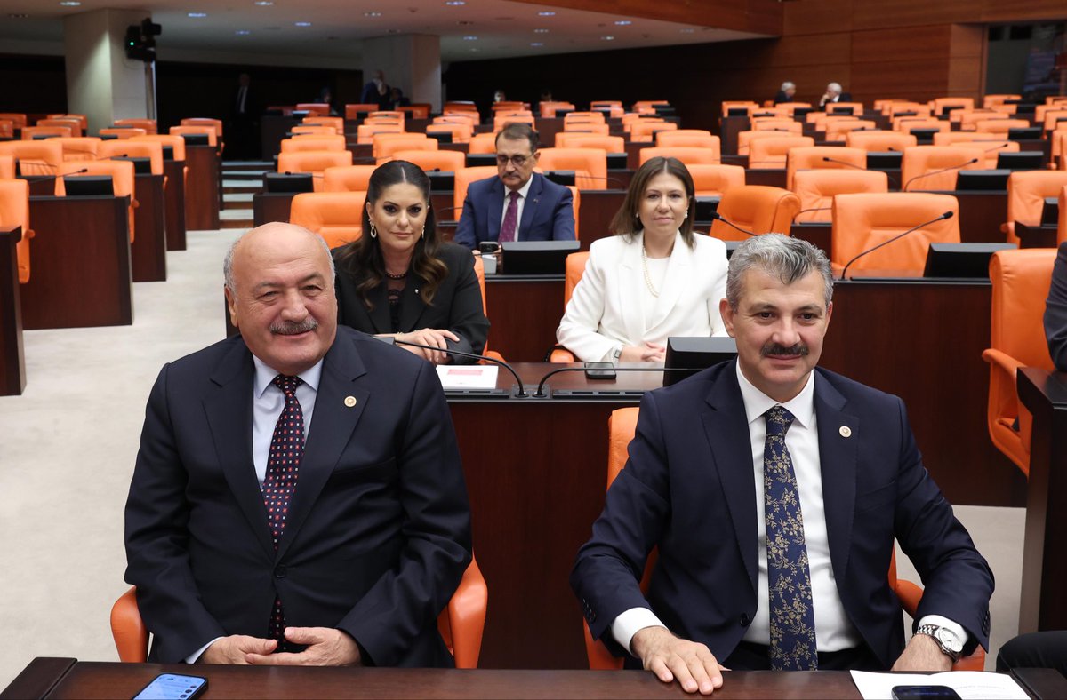 📍 TBMM Genel Kurulu’nda
Milletvekili arkadaşlarımızla birlikte, çeşitli kanun teklifleri ve uluslararası sözleşmelere ilişkin kanunlar üzerine görüşmelerimizi sürdürüyoruz.

Milletimiz adına en doğru ve faydalı kararları almak için çalışmalarımıza kararlılıkla devam ediyoruz. 🇹🇷