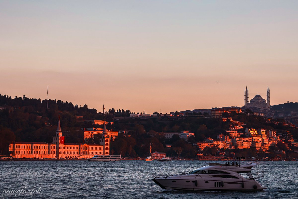 bir aylık mecburi aradan sonra
gün batımı&amp;vapur ikilisi sizi çok özlemişim…