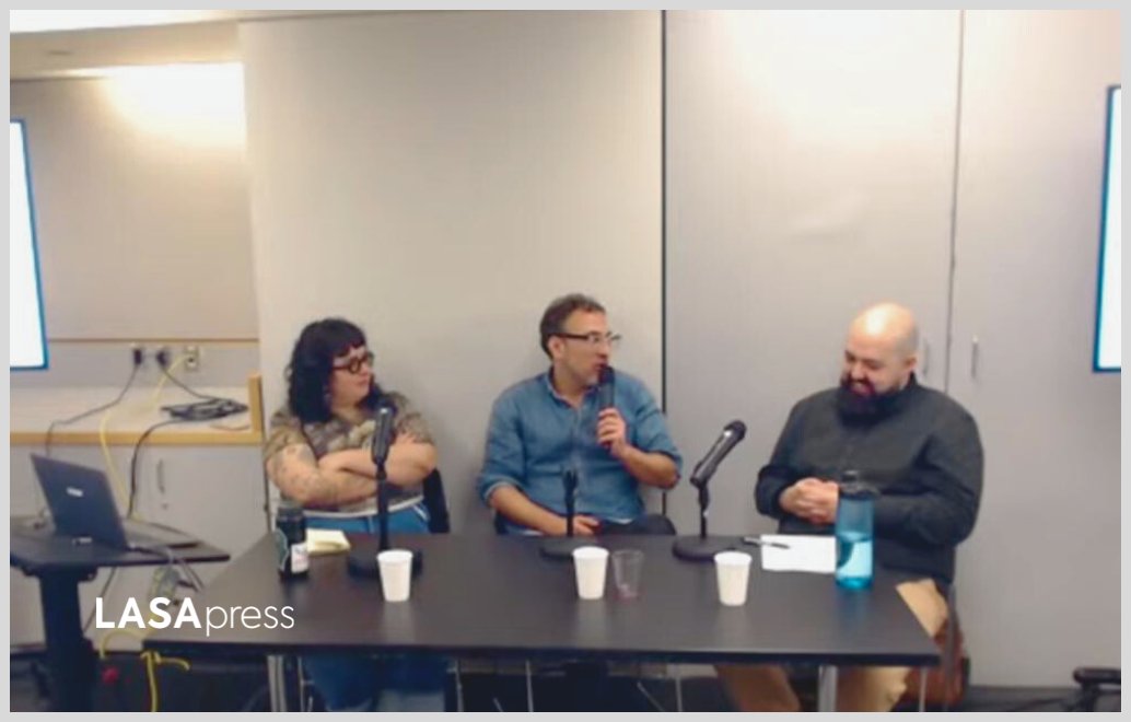 LASAPress's tweet image. 📖 Ayer, en Nueva York, se llevó a cabo la presentación de El verso desregulado de Ezequiel Zaidenwerg-Dib. El autor dialogó con Víctor Sierra Matute y Camila Torres Castro.

Si te lo perdiste, revive la presentación aquí: loom.ly/cwVgOiM

#LASApress #PoesíaContemporánea