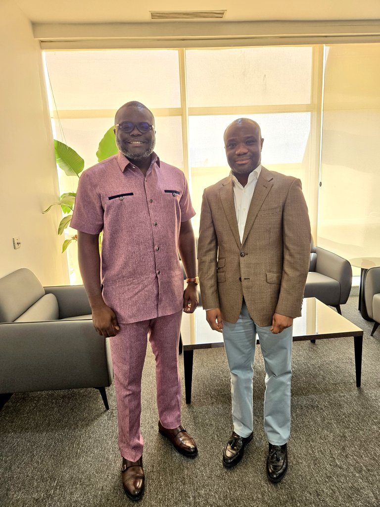 Paid my friend and senior at <a href="/KNUSTGH/">Kwame Nkrumah University of Science and Technology</a> , a fellow <a href="/katangees/">Katanga Alumni Association🖤💛</a> Hon. <a href="/FelixKwakyeOfo1/">Felix Kwakye Ofosu</a> a visit today. Thank you for the warm reception FELLOW!.