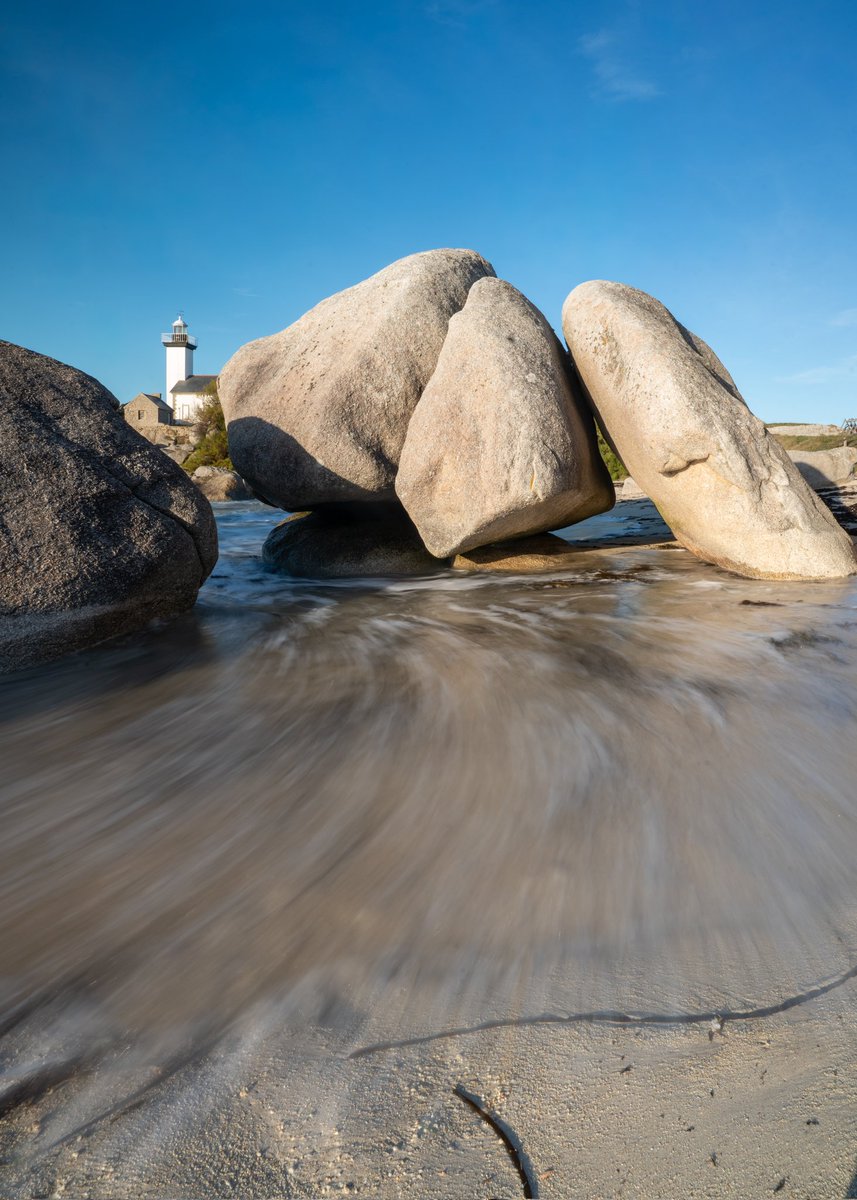 Breizhhollgaret (@strabonithomas) on Twitter photo Fin d'après midi et début de soirée au phare de Pontusval hier soir. Grande marée coefficient 110. Fin d'après midi et début de soirée au phare de Pontusval hier soir. Grande marée coefficient 110.