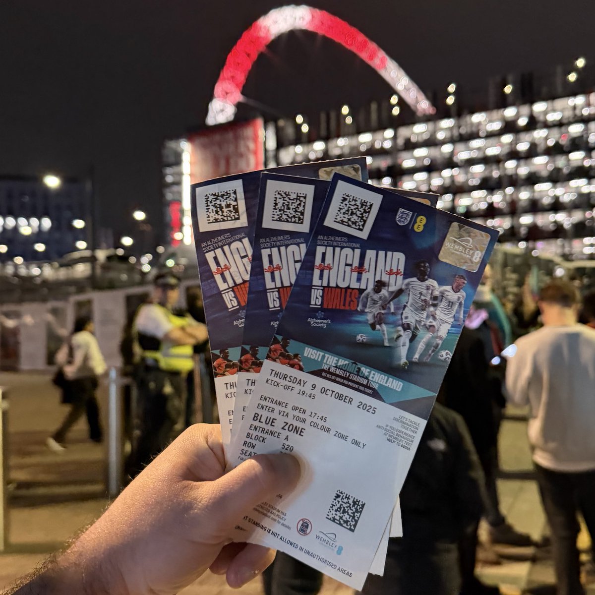 Wembley only sold out to see Chris Mepham

#WBA