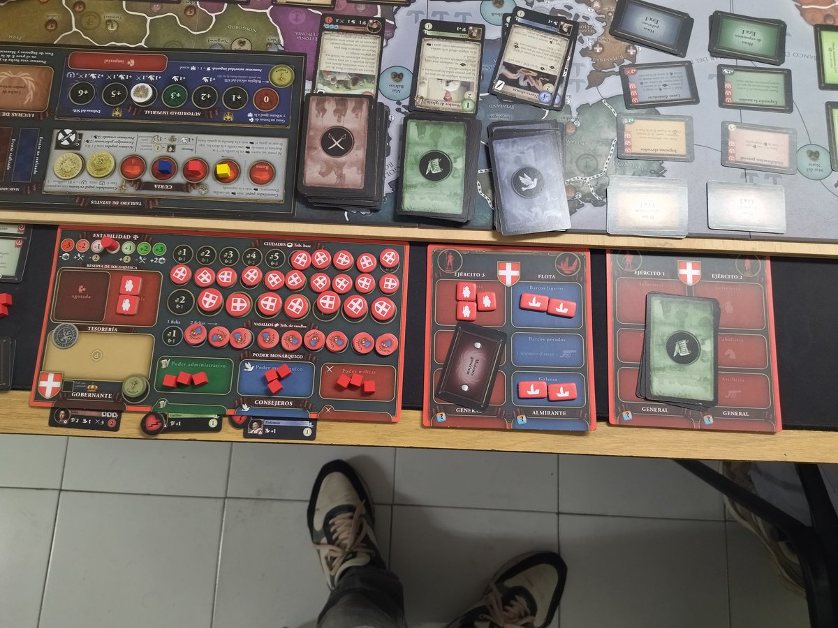 Nuevo escenario al #EuropaUniversalis de <a href="/NACWargames/">NAC Wargames</a> en <a href="/enclavedejuego/">Asociación Enclave de Juego</a> .

Empezando el escenario S2-03 Dominio del Mediterráneo. Veremos que reino de alza con el control del mar. Terminada la primera ronda.

#bgg #boardgames #wargames #juegosdemesa #oviedi