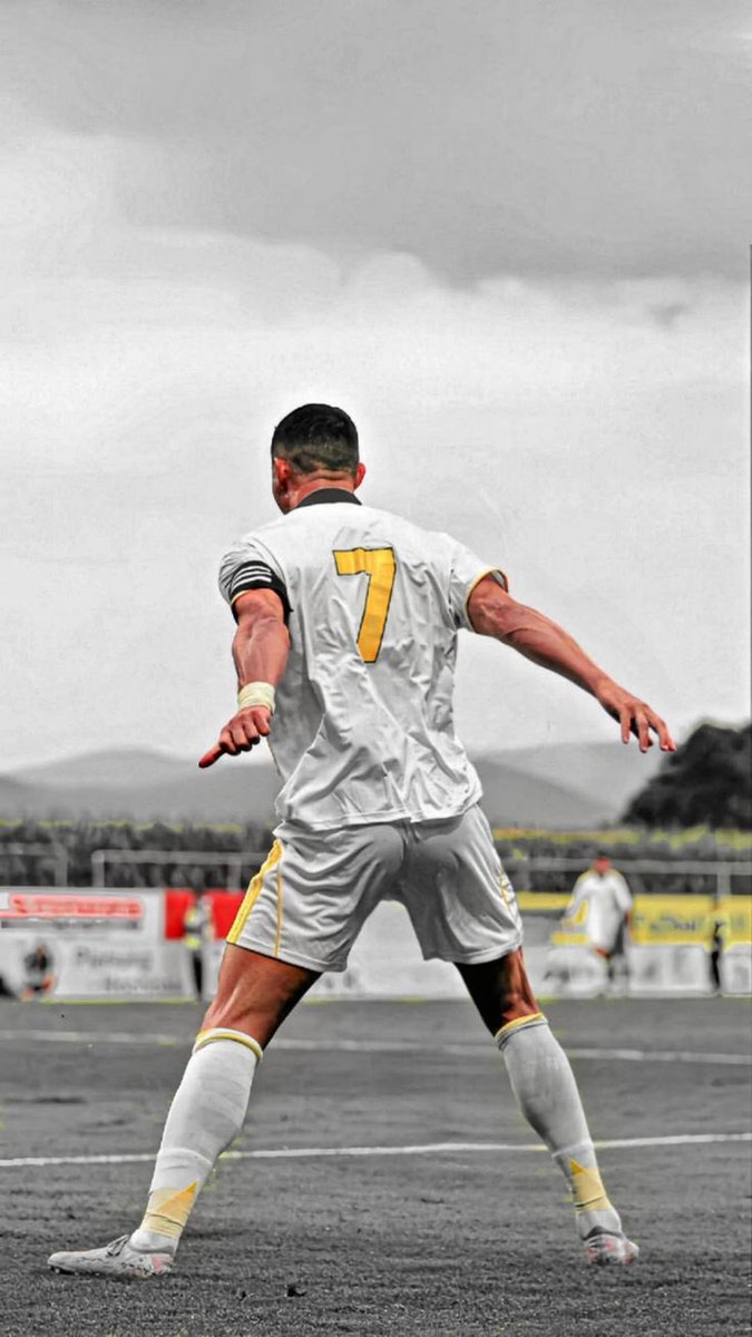 i04ll_'s tweet image. #CR7𓃵 💛