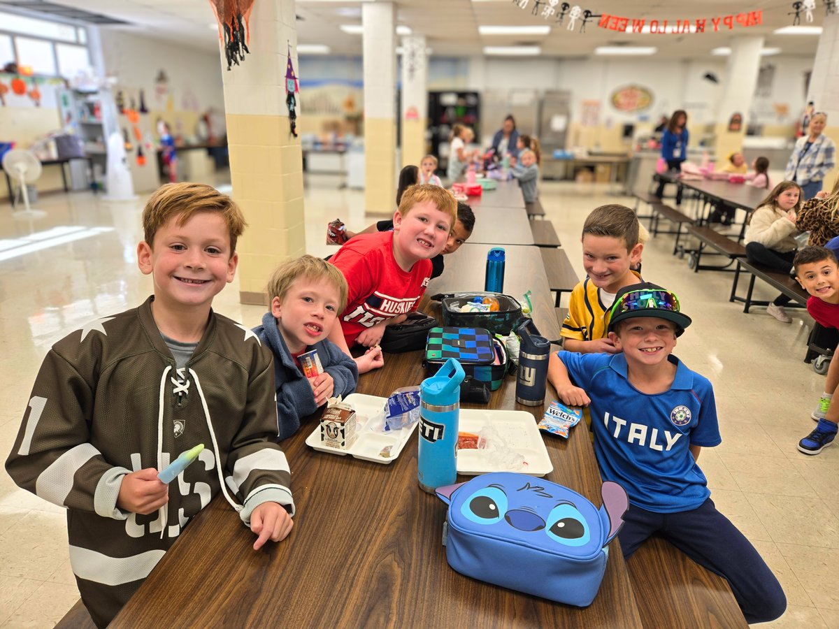 WallTwpSchools's tweet photo. Our Bulldogs dressed as someone they aspire to be in the future to celebrate the Week of Respect! Teachers, engineers, cheerleaders, and other future stars! 💙💫
#WallTogether #EverythingIsPossible #OMS #WeekofRespect https://t.co/n4yWSdFb2n
