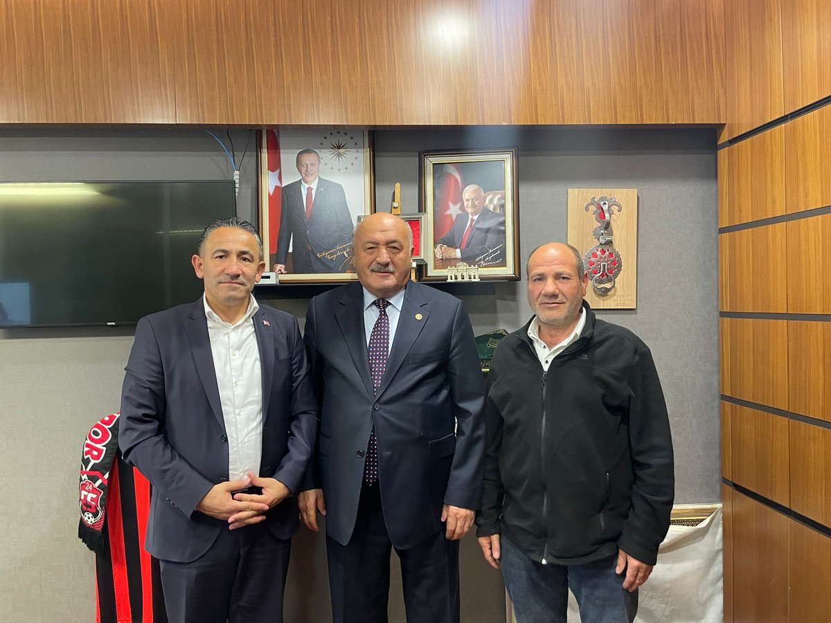 📍 TBMM’de
Hemşehrilerimizle bir araya gelip güzel bir sohbet etme fırsatı bulduk.

Nazik ziyaretleri, samimi muhabbetleri ve içten gönül dostlukları için teşekkür ediyorum. 🤝