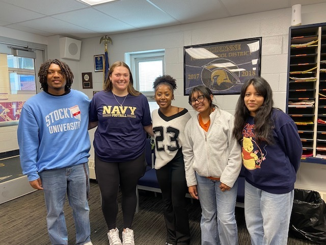 A big shout out to the Collingswood Ambassadors who took time out today to work at recess.  We really needed them and they were terrific!  Great to see some familiar faces!  @colls_hs