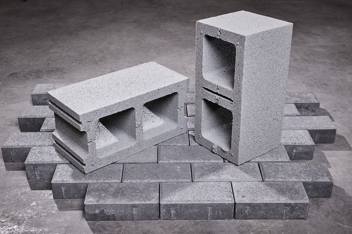 Carbicrete's tweet image. CarbiCrete introduit le #béton sans ciment en #France avec @PointP_fr, une marque de @saintgobain.

Notre #technologie unique de #décarbonisation réduit le carbone intrinsèque du béton en remplaçant le ciment par des scories d&apos;acier.

Lire plus : hubs.li/Q03M-v_s0