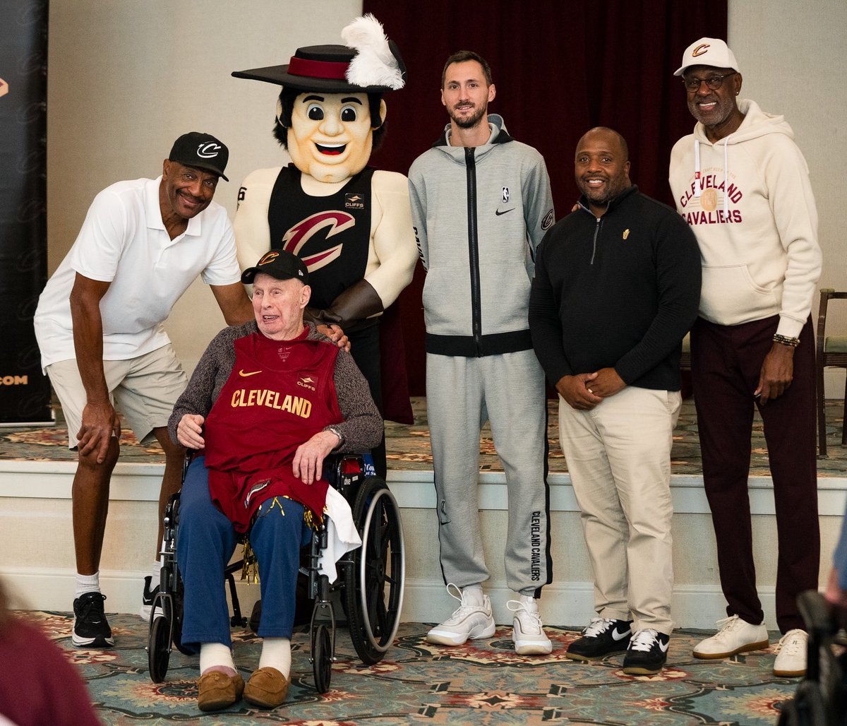 Luke Toth tweet media