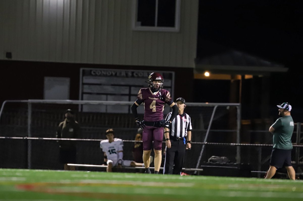 Coaches! Check out my updated film‼️
Preseason - Week 6! Currently 6-0!

Regular Season stats‼️
Defense:
5 interceptions 
1 Defensive TD
1 PBU
17.5 tackles 
1.5 tackles for loss
0 TDs let up
Offense:
4 receptions 
47 reception yards 
11.8 yards per catch 

share.qwikcut.com/68dc86f8ed3239…