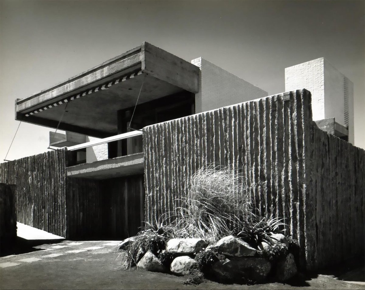 TRES60Blog's tweet image. Caldera House, Punta del Este (Uruguay). Construida en 1965 por los arquitectos Guillermo Gomez Platero y Rodolfo Lopez Rey.
#CalderaHouse #GuillermoGomezPlatero #RodolfoLopezRey #arquitecturamoderna