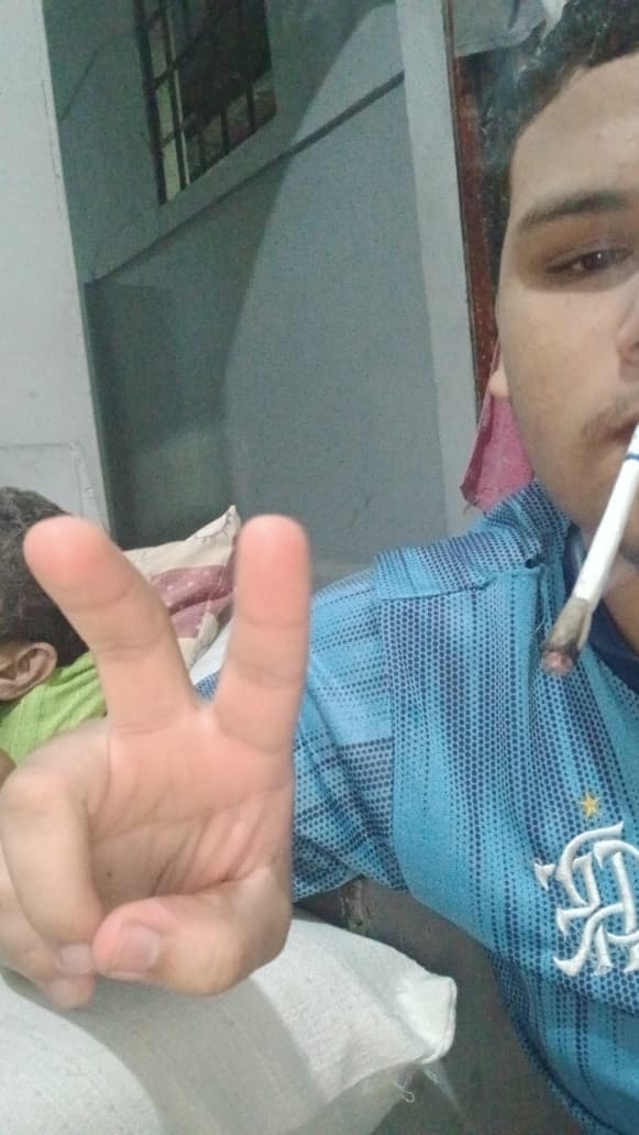 limaorevel's tweet image. me sinto mal só de imaginar que um dia eu nao vou poder mais fumar balao com a minha vó, te amo velha❤️