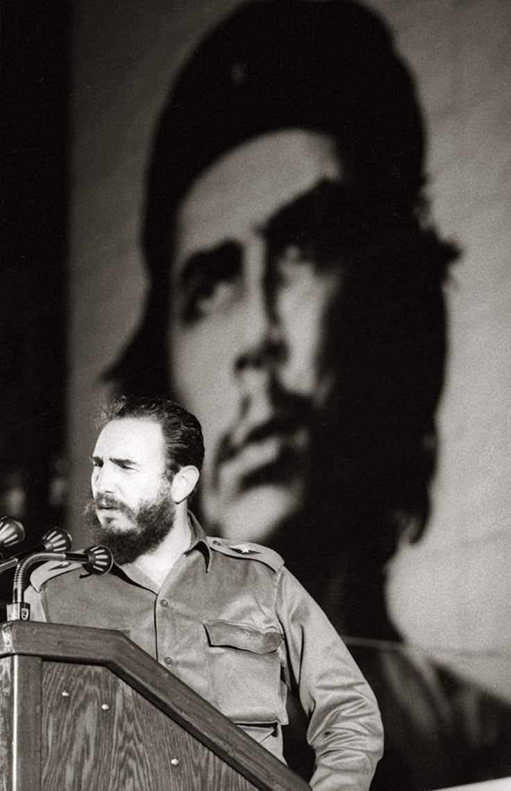 FIDEL: El Che no cayó defendiendo otra causa que la de los pobres y de los humildes de esta Tierra. 
#100Fidel 
#CheVive 
#CubaMined