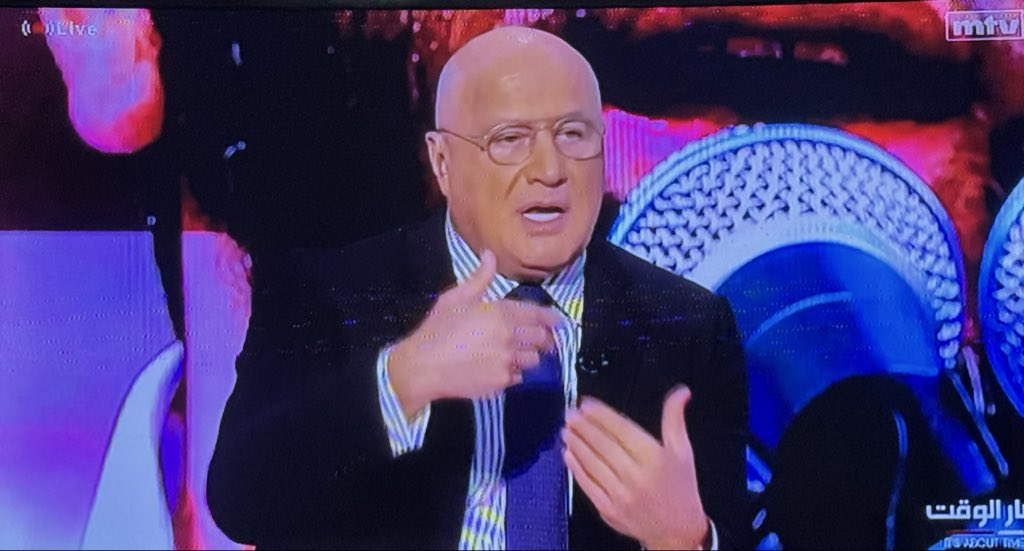 حلقة مارسيل الليلة هي ضمن الحملة الإعلامية لتبييض صفحة فضل شاكر .
يعني قابض حقّها تقلو …
عرض رأي الآخر وانفعالاته المصطنعة هيي من ضمن العرض وحفاظاً عا مصداقية البرنامج .