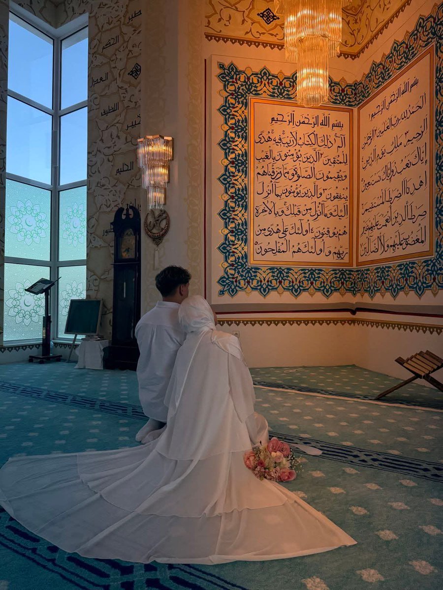 ﴿ وَمِنْ آيَاتِهِ أَنْ خَلَقَ لَكُم مِّنْ أَنفُسِكُمْ أَزْوَاجًا لِّتَسْكُنُوا إِلَيْهَا وَجَعَلَ بَيْنَكُم مَّوَدَّةً وَرَحْمَةً ﴾