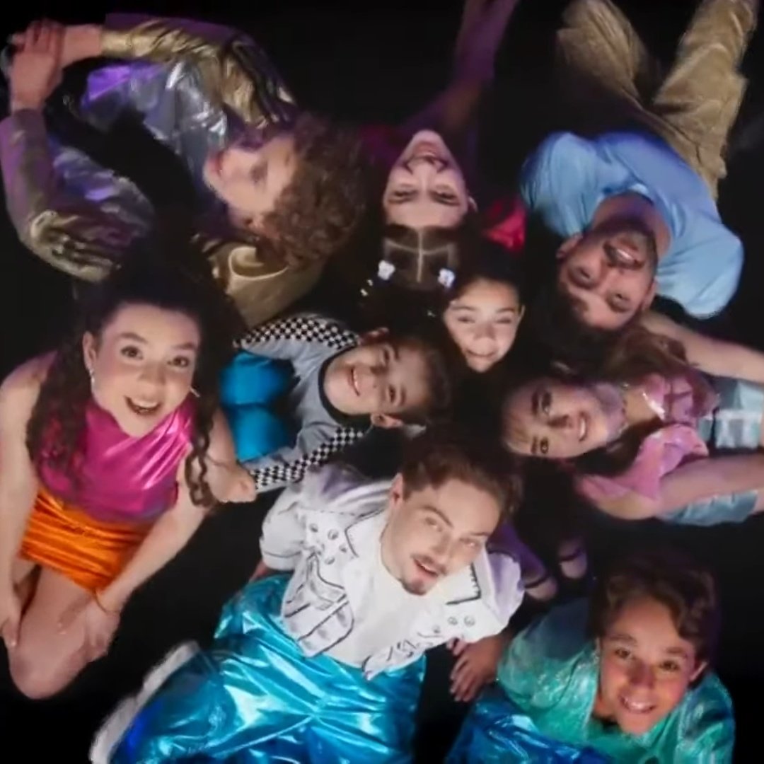 JoacoUpdates's tweet image. 📈| El ht de #JoaquinBondoni es tendencia en México porque hoy fue la presentación de la telenovela #PapásPorSiempre la cual interpreta a Checo