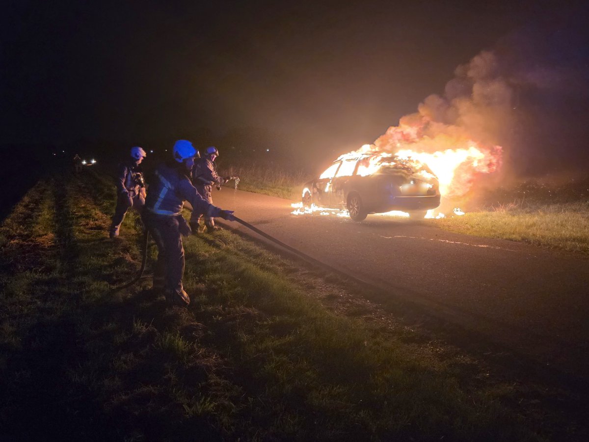 Autobrand op Polderweg Eexterveenschekanaal