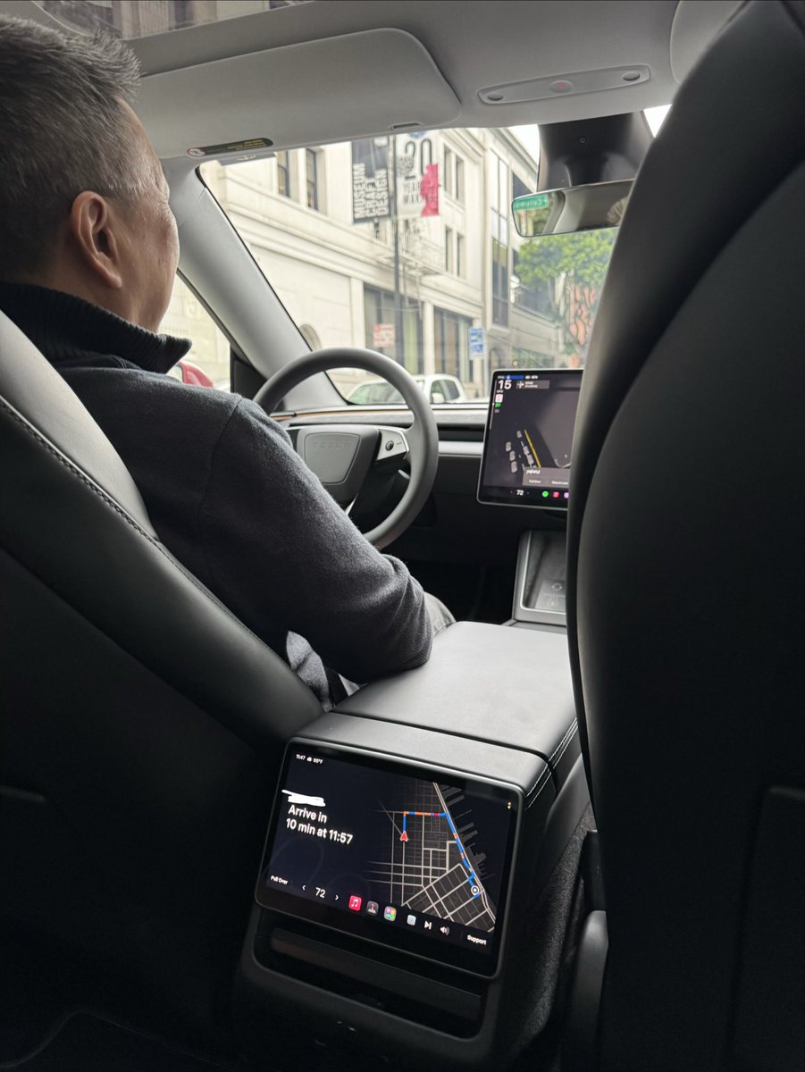 First @robotaxi ride https://t.co/VRIxbRhoO4