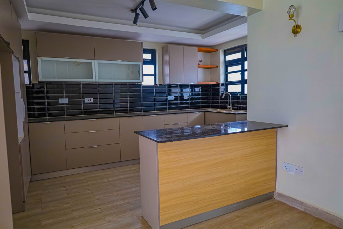 djcryptonite254's tweet photo. Introducing Waterstone Gardens.
✅ Contemporary 4-bedroom Massionette for sale.
📍Ksh 14.95M(4-bedroom Massionette+dsq)
Deposit 30% balance upto 12months.
✅Accessible rooftop
✅ Spacious living room area
✅Ready title deed 
✅ Mortgage accepted 
✅256sqm
✅2.2km from Greenspot https://t.co/Yk4qW214C1