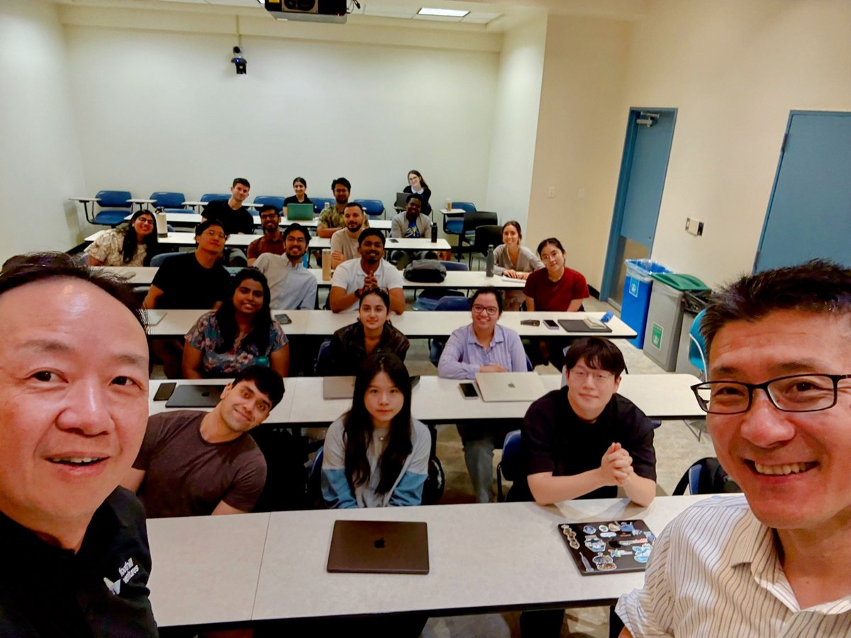 Junfeng Yang tweet media