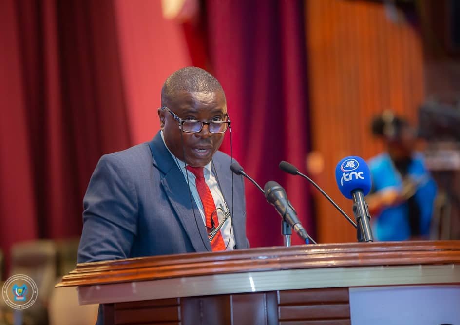 #RDC|🇨🇩 Course à la Présidence de l'Assemblée Nationale: le professeur DUNIA MANGU MANGU, l'homme de la situation?

Après la démission de Vital Kamerhe du perchoir de la chambre basse du parlement, la succession à la Présidence de l'Assemblée Nationale s'intensifie. Des sources