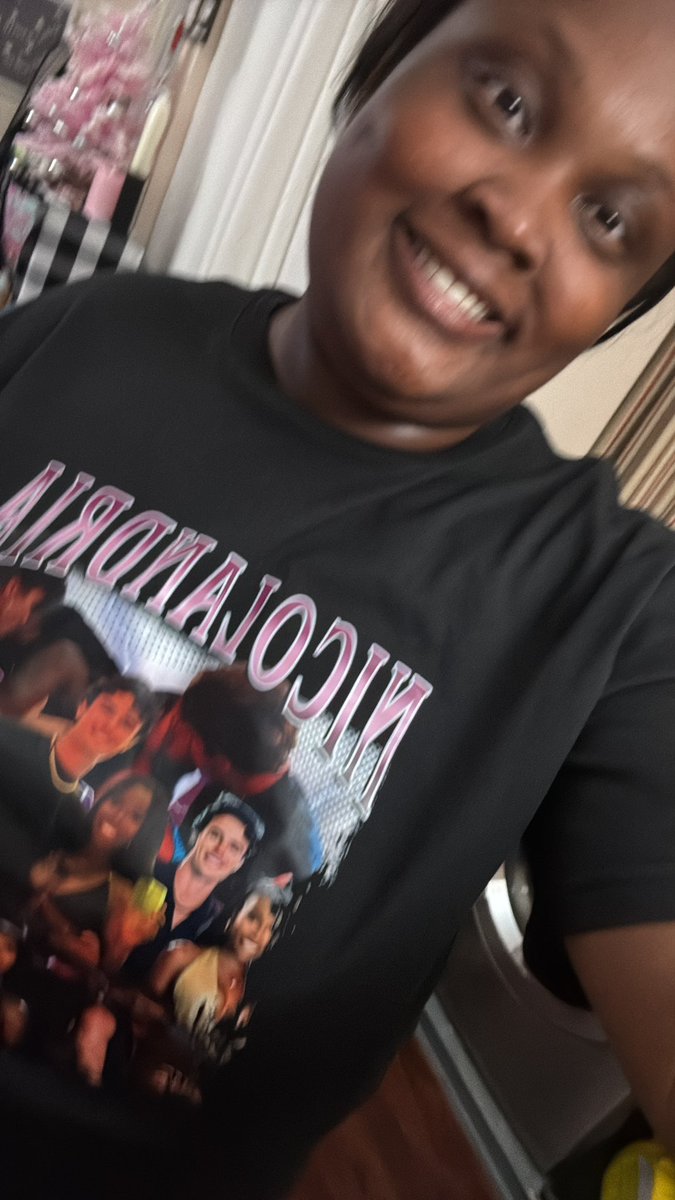 johnsonXclosure's tweet photo. @LashaeAsh Wearing my shirt today because I’m proud asf over here https://t.co/uzf80XsCqC