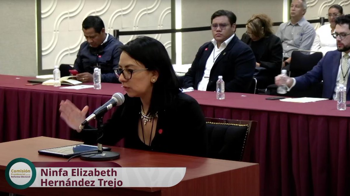 🛑 #Debateydemocracia la Dra. Ninfa Hdz se suma al diálogo académico ante la Comisión Presidencial para la Reforma Electoral, con una intervención que articula conocimiento acerca del voto electronico, experiencia y sistemas democráticos.