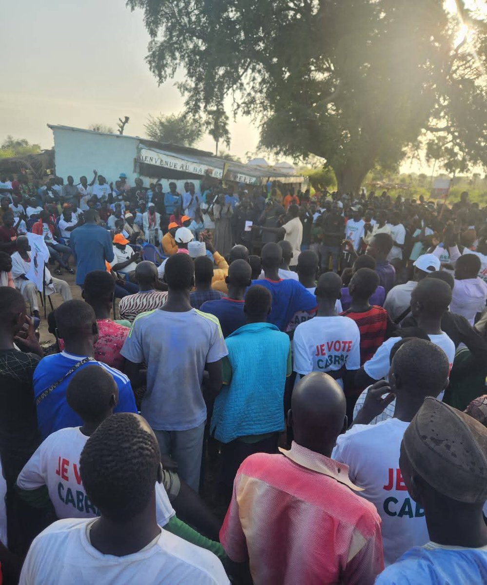 StephaneManey's tweet image. Toujours dans l'extrême nord, le vice président Atifi Ferdinand a partagé avec les populations de Djafga, la vision du Cameroun qui protège et qui libère les énergies. 
Bravo aux camarades sur l'ensemble du territoire 🧡. 
#cabral2025
#succeedtogether