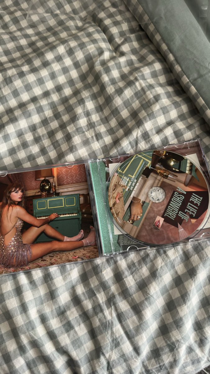 tistheallison's tweet image. actually obsessed with this cover