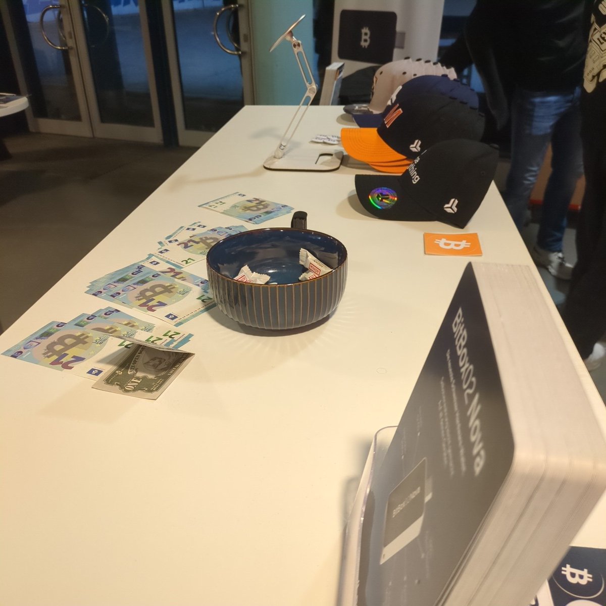 Wir packen eure <a href="/BitBoxSwiss/">BitBox</a> wieder weg, aber morgen sind wir wieder da. Versprochen! 
BitcoinForum - Volksbank Raiffeisenbank Bayern Mitte

09.-11. Oktober 2025, Saturn Arena Ingolstadt

#BitcoinForum #Bitcoin #Ingolstadt #VRBankBayernMitte  bitcoinforum.bayern