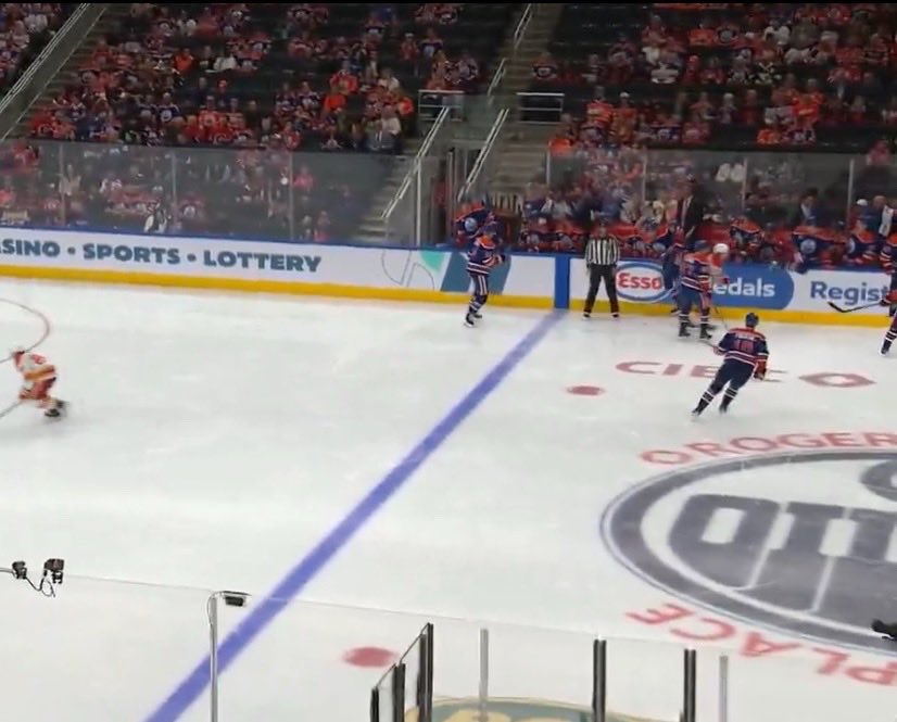 Cup in the 80s they said
Best fanbase in the league they said
Any other market would be sold out they said…

So many empty seats on banner night.
#LetsGoOilers #TimeToHunt