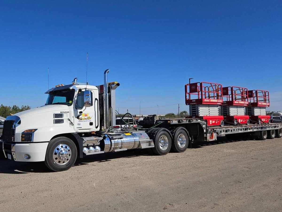 New wheels for A1 Rent Alls Equipment! 🤩

#redheadequipment #growbuildhaul #macktrucks #saskatchewan