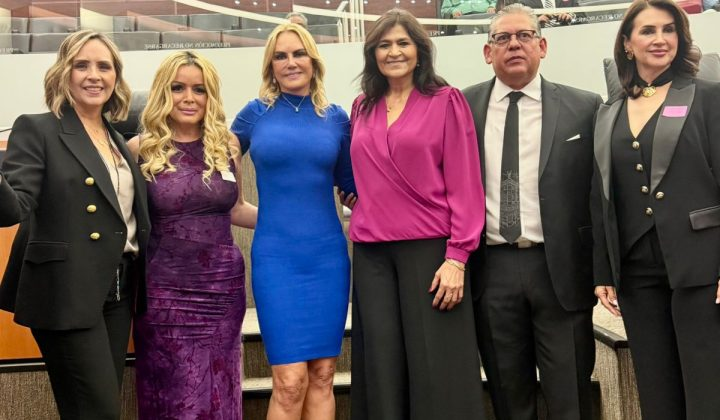 🎖️#Querétaro Reconocen a <a href="/ADRIANACALVERDE/">ADRIANA CASTRO</a> y Martha Kuri como “Mujeres de Hierro 2025” en el Senado de la República

Este reconocimiento resalta el compromiso por su labor en la promoción de la donación de órganos y ser ejemplo a seguir como mujeres que lograron vencer al cáncer.