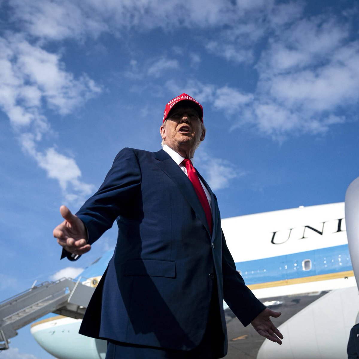 EricLDaugh's tweet image. 🚨 JUST IN: President Trump will depart the United States for the Middle East on SUNDAY as peace breaks out in Gaza

STOP ONE: Egypt - to sign Phase One of Trump&apos;s Gaza peace plan

STOP TWO: Israel - likely to speak at the Knesset with a &quot;SIGNIFICANT MOMENT&quot; planned, according to…