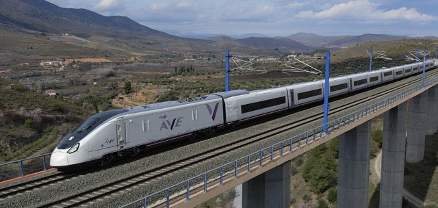 gaby3g05's tweet image. Ya que los S106 no dan la talla para llevar la marca AVE por su menor confort, se podrían destinar los Avril configurados en alta densidad a los servicios Avant. Así se ganaría mucha más capacidad en un SP que lo necesita, y se podría invertir en nuevo material adecuado para LD.