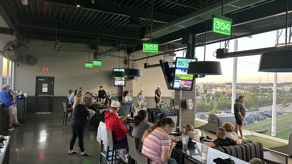 HHS Big Blue Golf tweet media