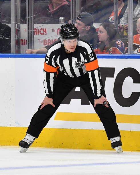 ScoutingTheRefs's tweet photo. Refs for @UtahMammoth vs. @Avalanche are Jean Hebert (#15) and Graham Skilliter (#24). Tonight's officials: https://t.co/DeINQBz0ly
#UTAvsCOL #TusksUp #GoAvsGo #avs #mammoth https://t.co/y0cgCW5yBI