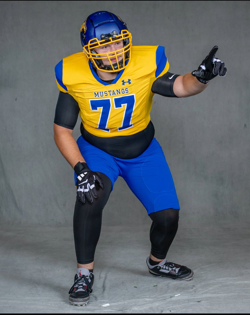 GOD IS GOOD! Can’t wait to get back in the field this week against Louisburg in Virginia!
<a href="/CoachRobReiss/">Robert Reiss</a> <a href="/JUCOFFrenzy/">JUCO Football Frenzy</a>
<a href="/CoachK_20/">K.J Pulley</a> <a href="/coachbone_/">Coach Bone</a> <a href="/BJ_LND/">BjBahaGeorge</a>