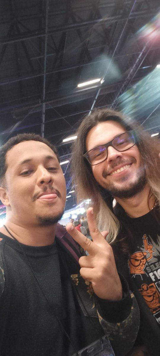 Não tem xbox/playstaion na BGS mas ver o mano <a href="/oKakaVieira/">Kaká do Ataque Crítico</a> falando ao vivo foi dahora kkkkk