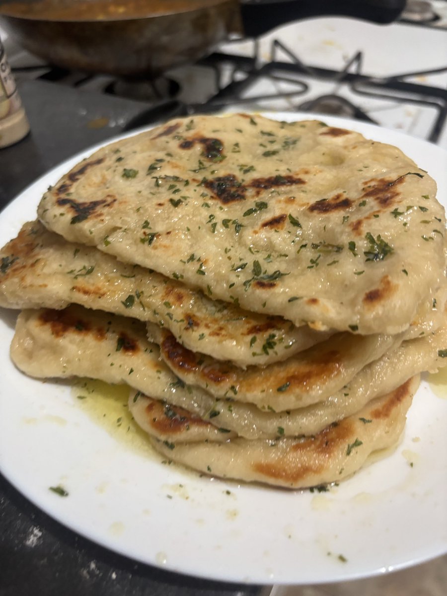 omogenobeso's tweet image. first time making naan from scratch