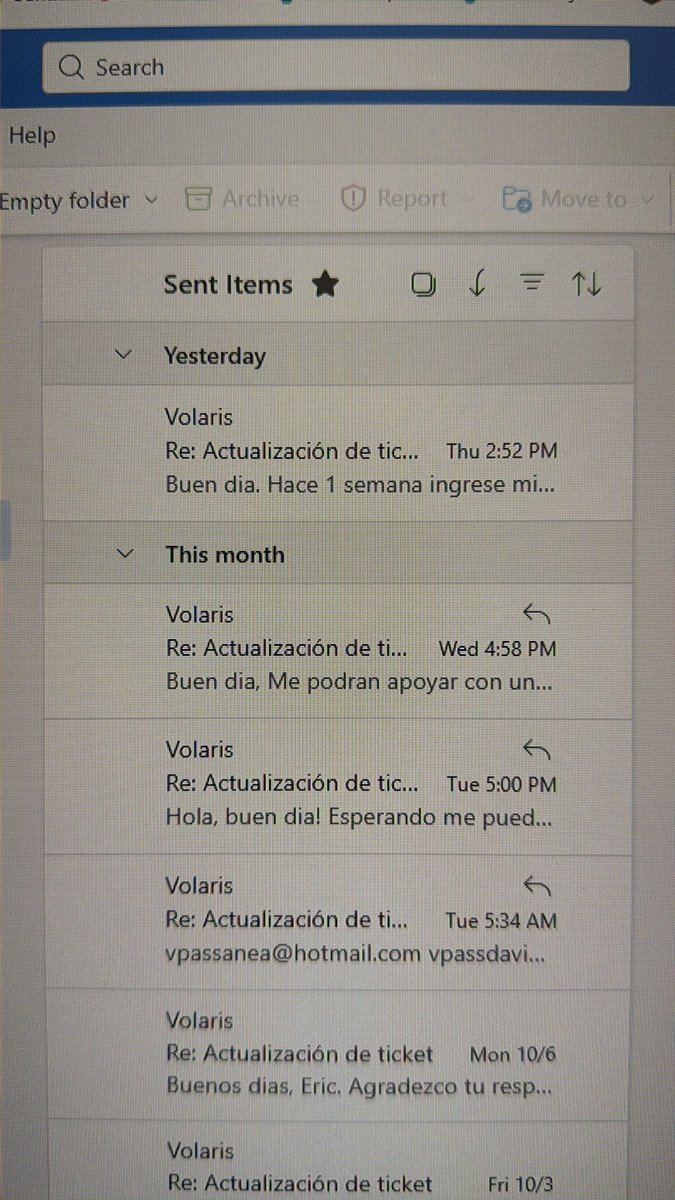 andrearocha98's tweet photo. @viajaVolaris cuando quieran contestarme😠😠😠 odio su servicio al cliente !!! https://t.co/fDfRP9RPLI