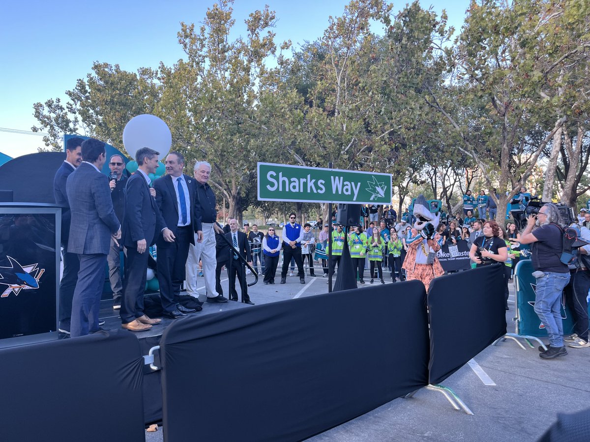 Sheng_Peng's tweet image. Sharks Way, it’s a real street, unveiled!