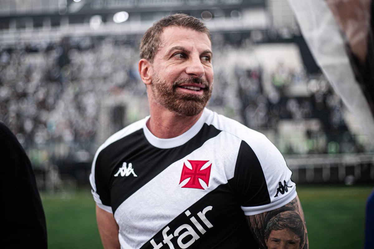 NewsAlmirantee's tweet photo. De zero a dez, como vocês avaliam a gestão do Presidente Pedrinho até aqui?

📸: Leandro Amorim | Vasco https://t.co/6E1bthfSdr